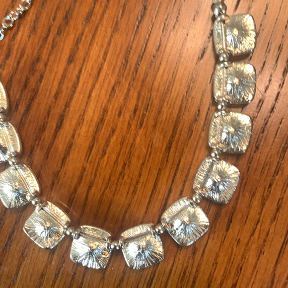 NWOT Beautiful Statement Necklace! Has 11 Rhinestones Surrounded in Gold Tone - Picture 15 of 17